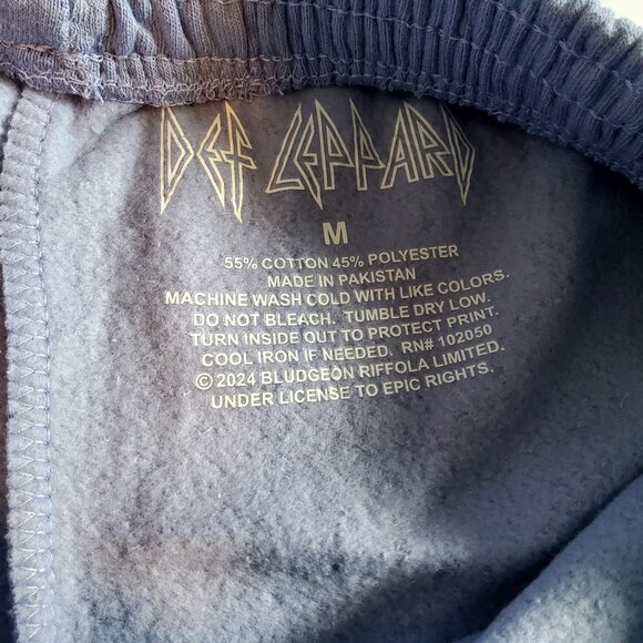 Def Leppard Graphic Purple Shorts Size M Soft blend of cotton and polyester - Picture 3 of 8